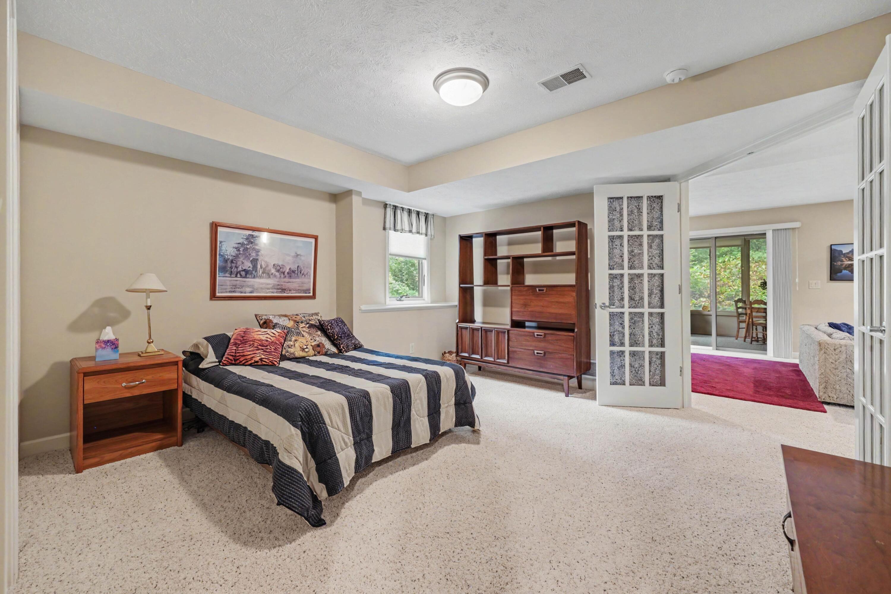 2860 Willow Ln Court NE Grand Rapids MI 49525