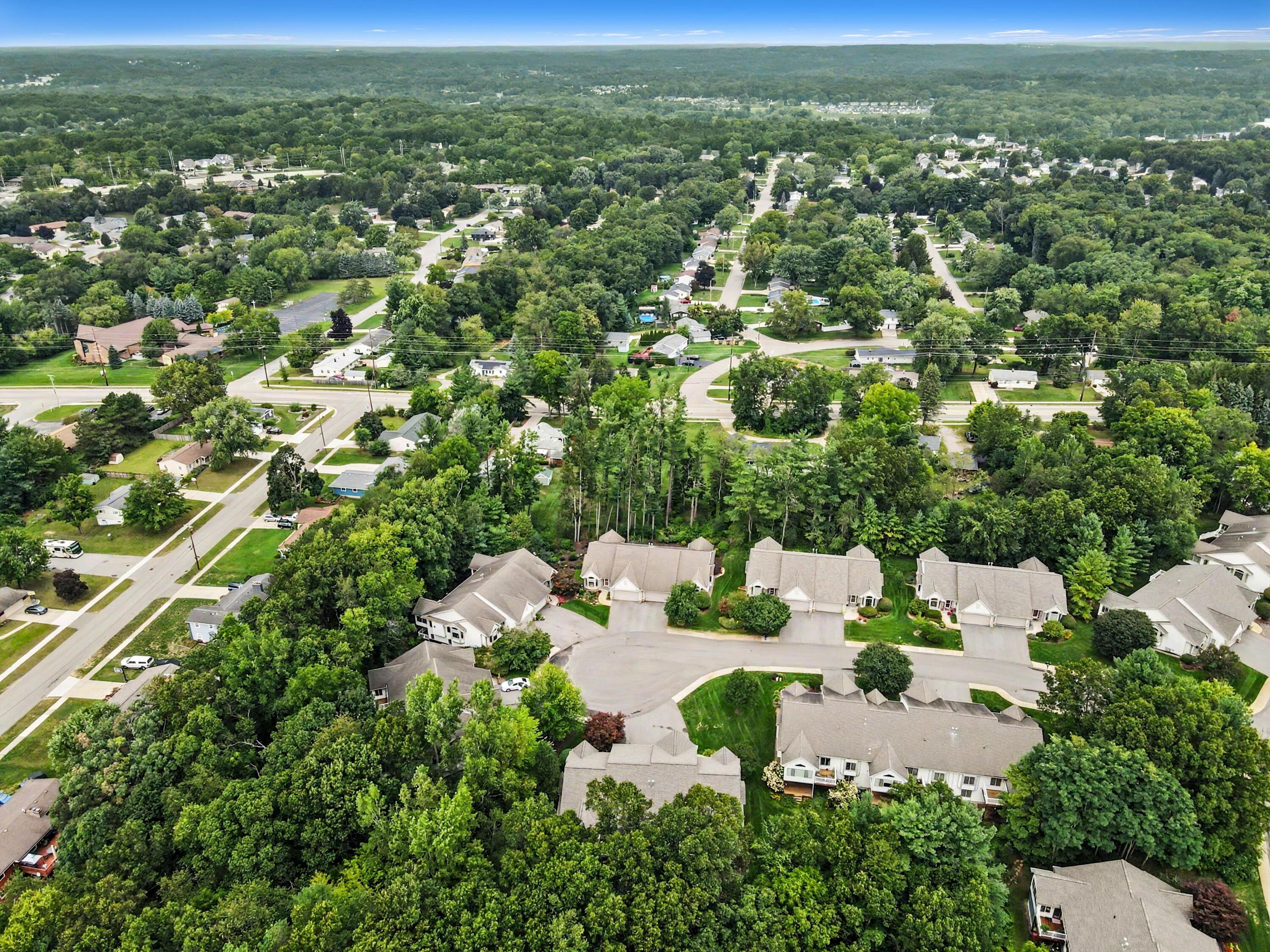 2860 Willow Ln Court NE Grand Rapids MI 49525