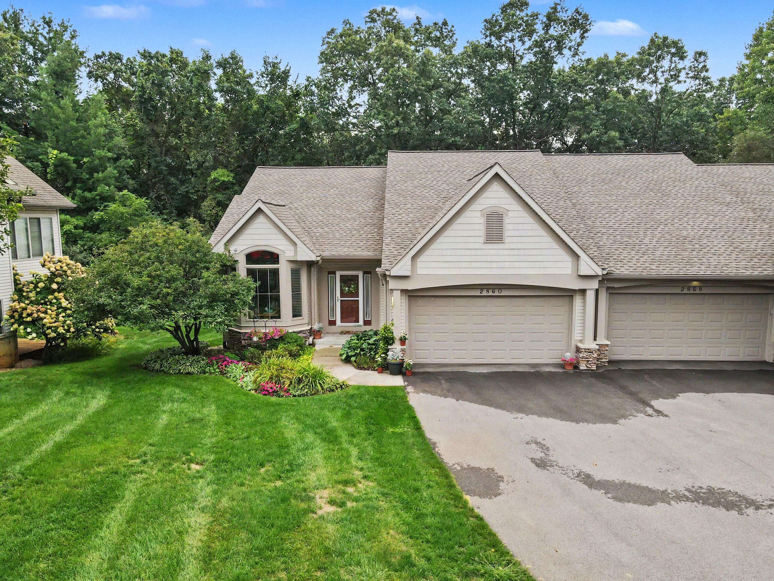 2860 Willow Ln Court NE Grand Rapids MI 49525