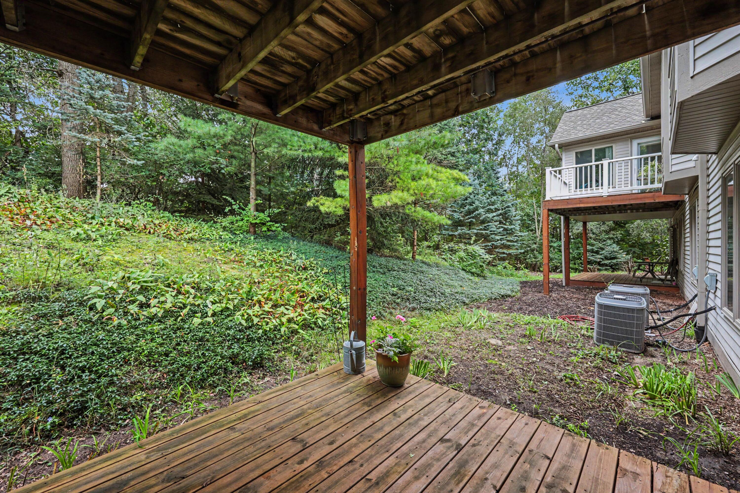 2860 Willow Ln Court NE Grand Rapids MI 49525