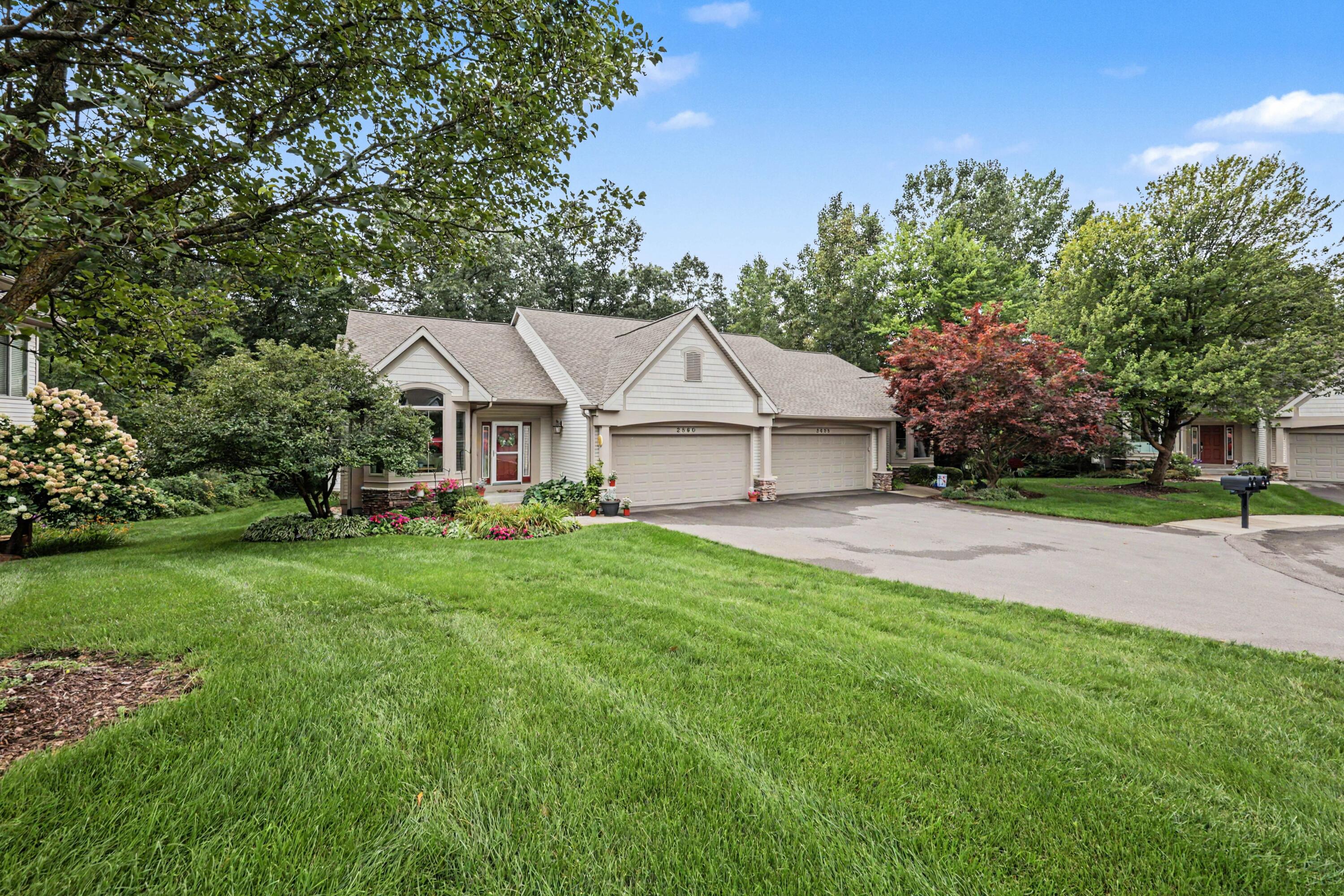 2860 Willow Ln Court NE Grand Rapids MI 49525