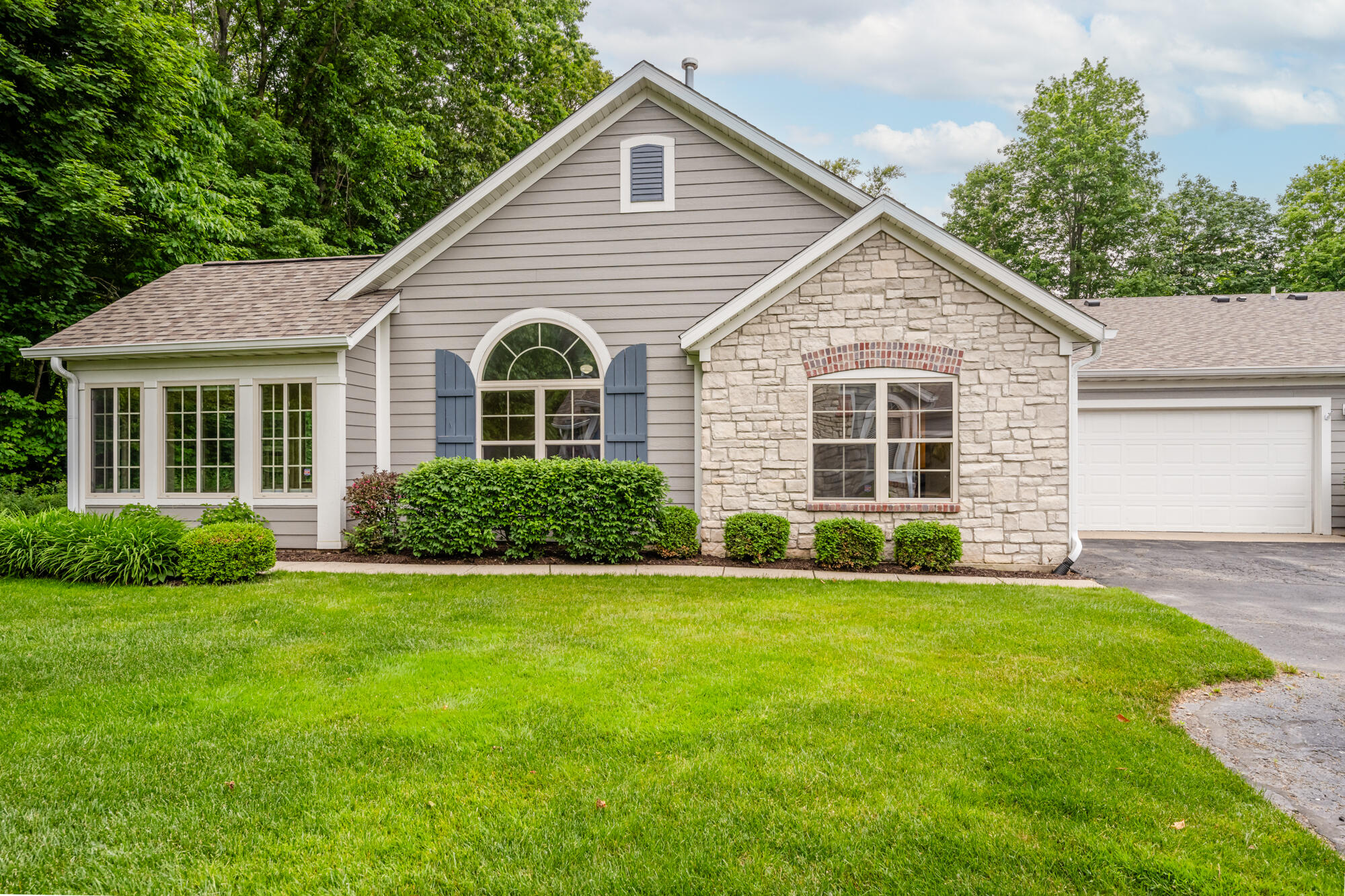 2898 Villa Lane Benton Harbor MI 49022