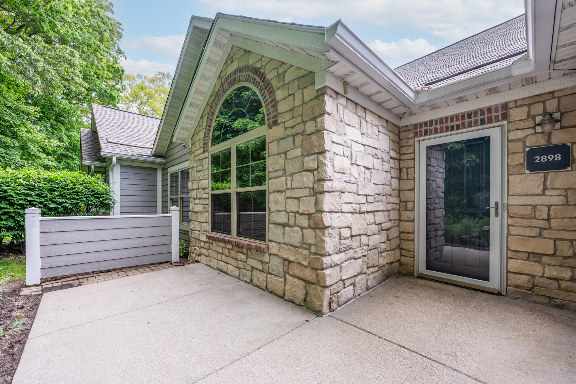 2898 Villa Lane Benton Harbor MI 49022