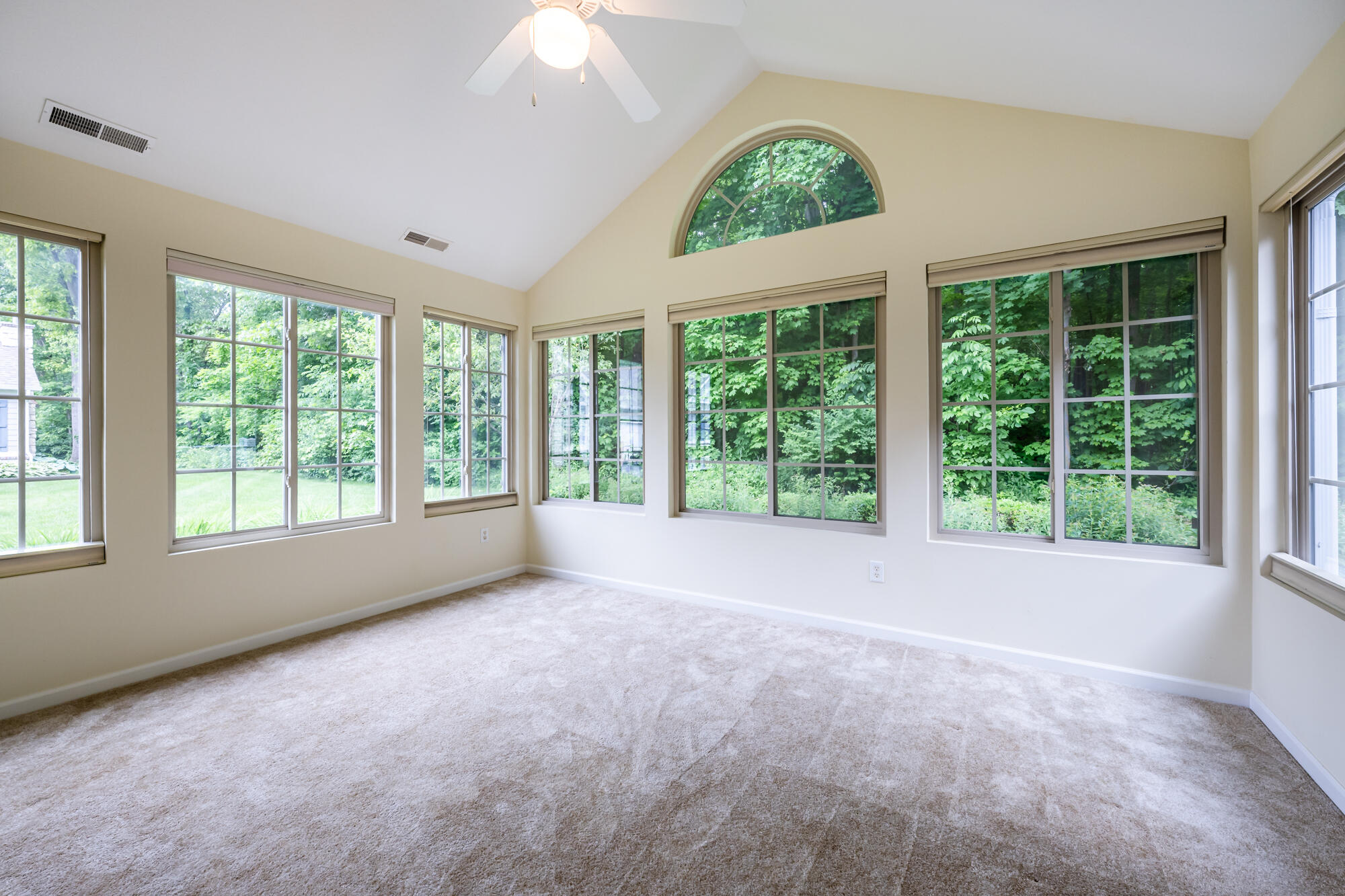 2898 Villa Lane Benton Harbor MI 49022