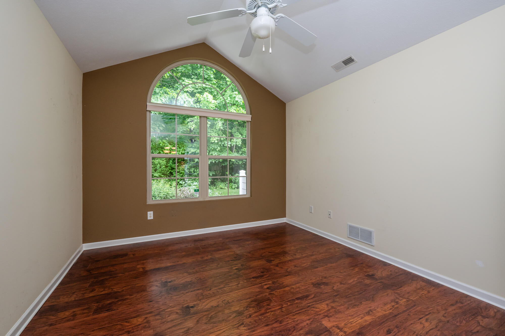 2898 Villa Lane Benton Harbor MI 49022