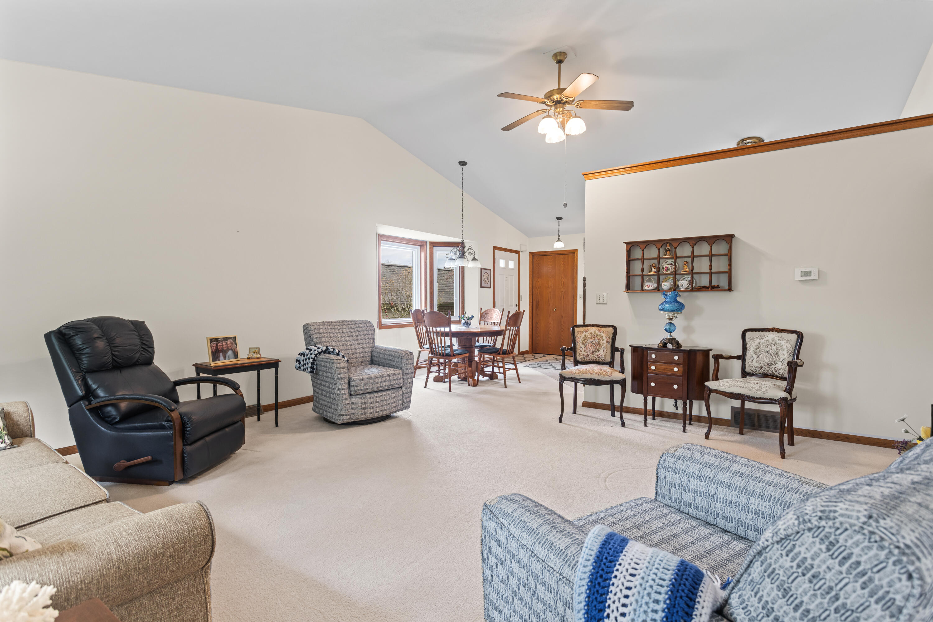 1037 Country Gardens NW Grand Rapids MI 49534