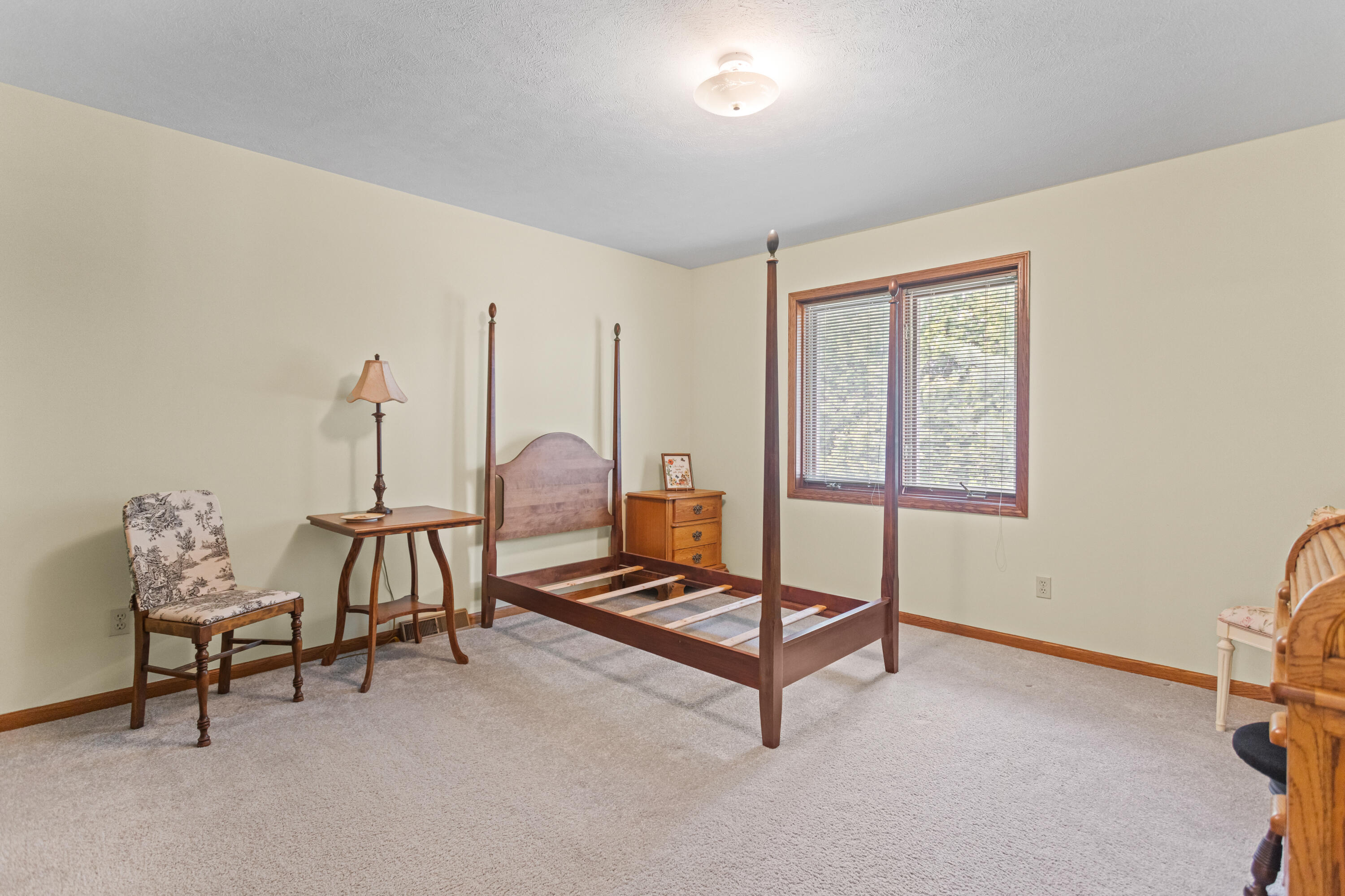 1037 Country Gardens NW Grand Rapids MI 49534