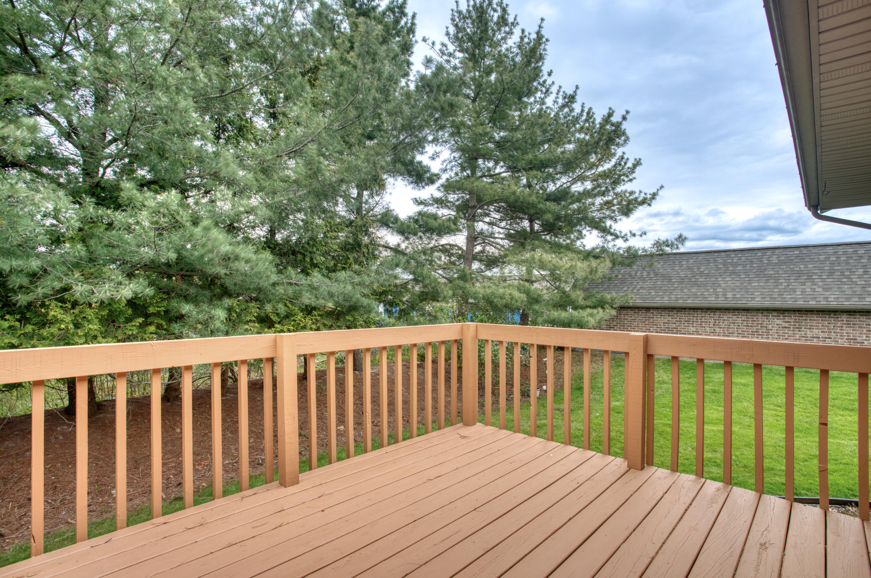1037 Country Gardens NW Grand Rapids MI 49534