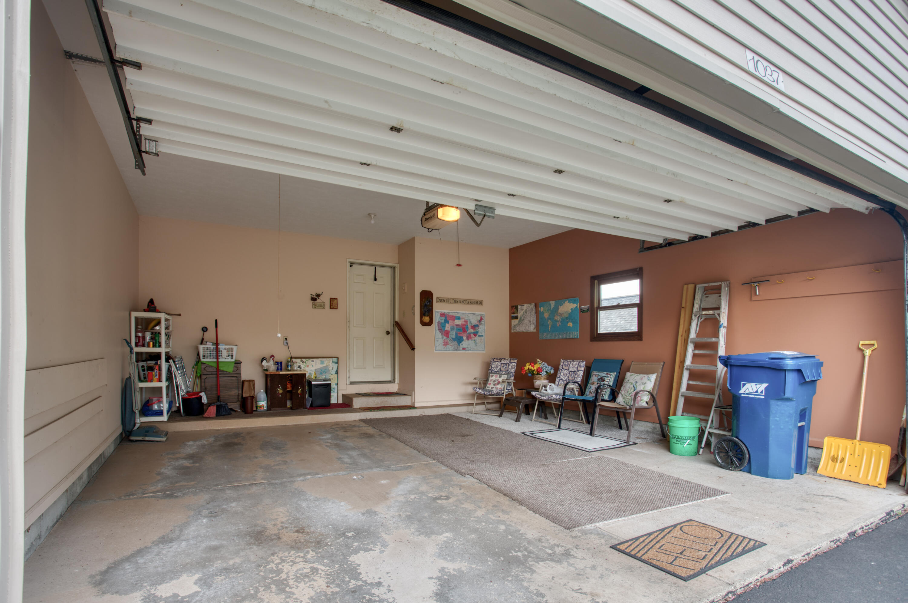 1037 Country Gardens NW Grand Rapids MI 49534