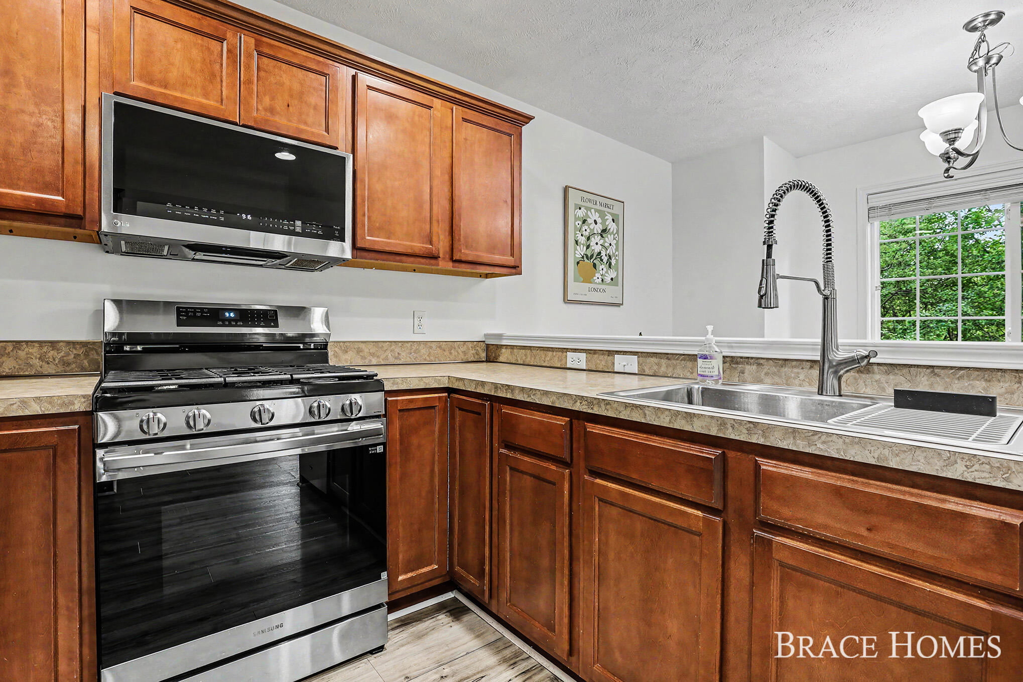 3079 Ledgestone Place NE Grand Rapids MI 49525