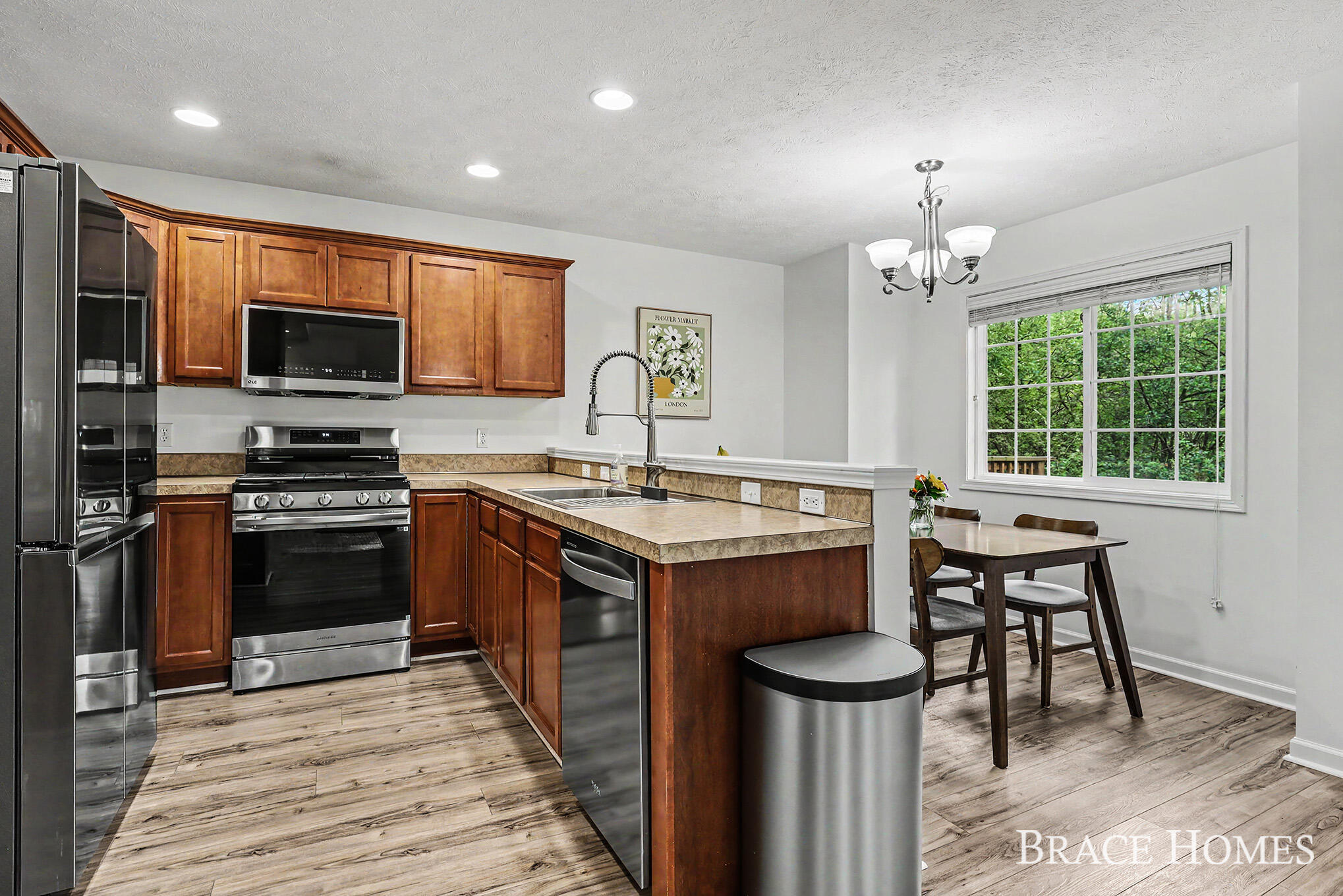 3079 Ledgestone Place NE Grand Rapids MI 49525