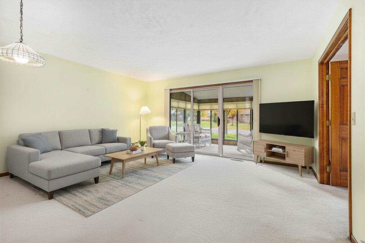 4886 Weston Avenue Kalamazoo MI 49006