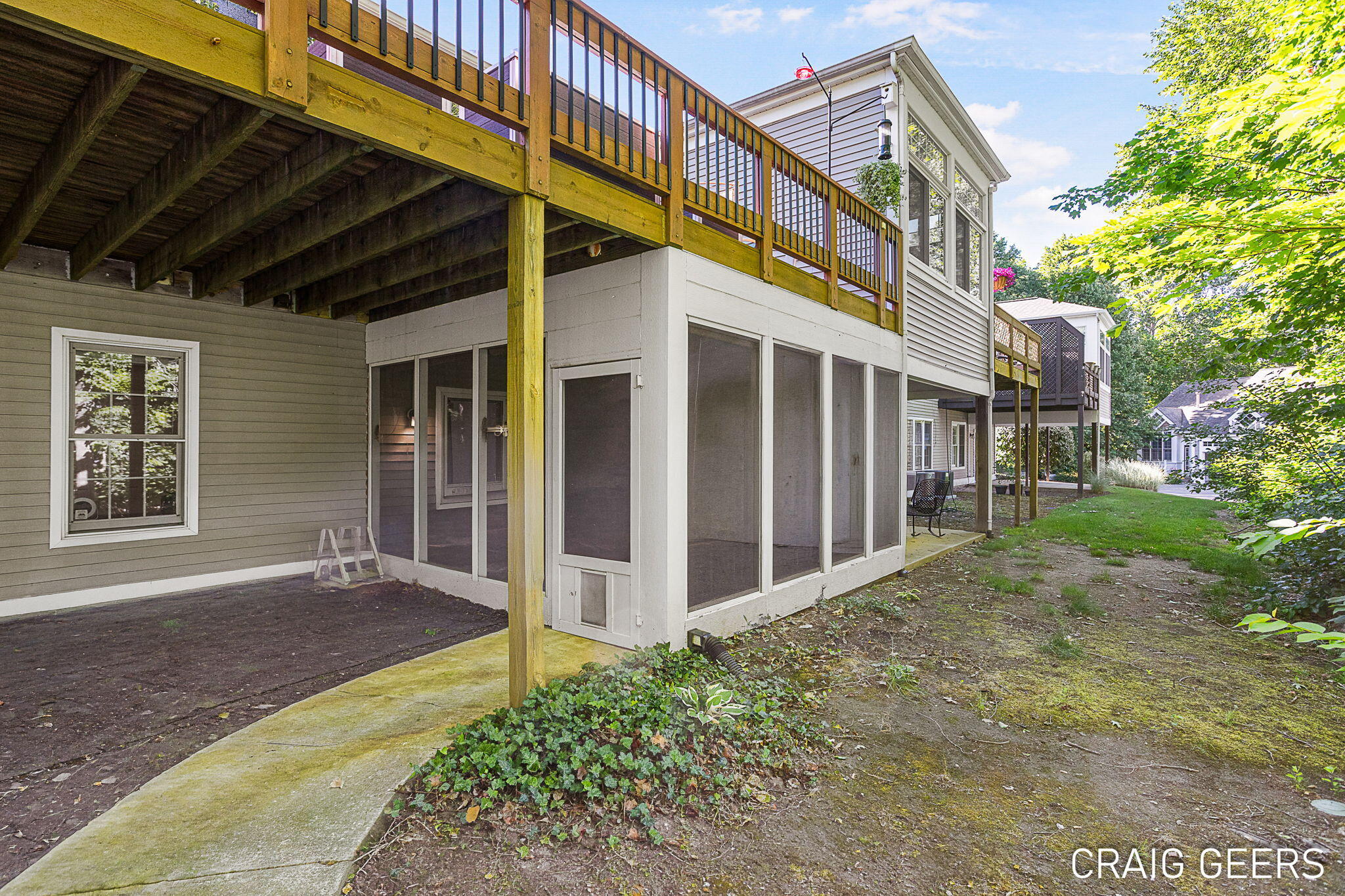 2521 Forest Bluff Drive SE Grand Rapids MI 49546