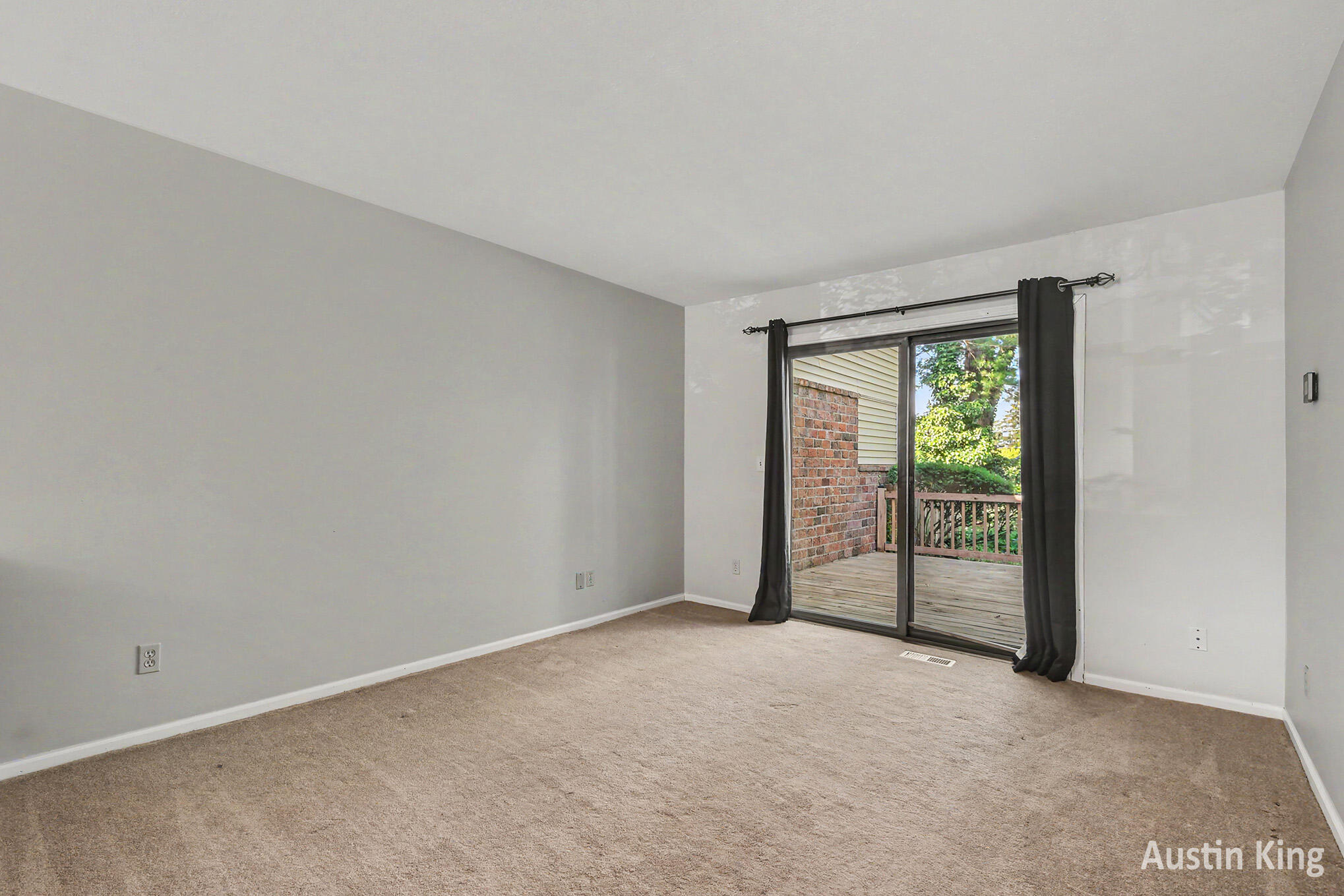 2643 Chatham Woods SE Grand Rapids MI 49546