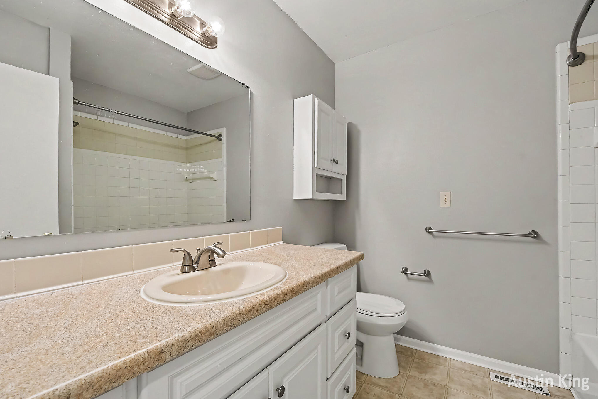 2643 Chatham Woods SE Grand Rapids MI 49546