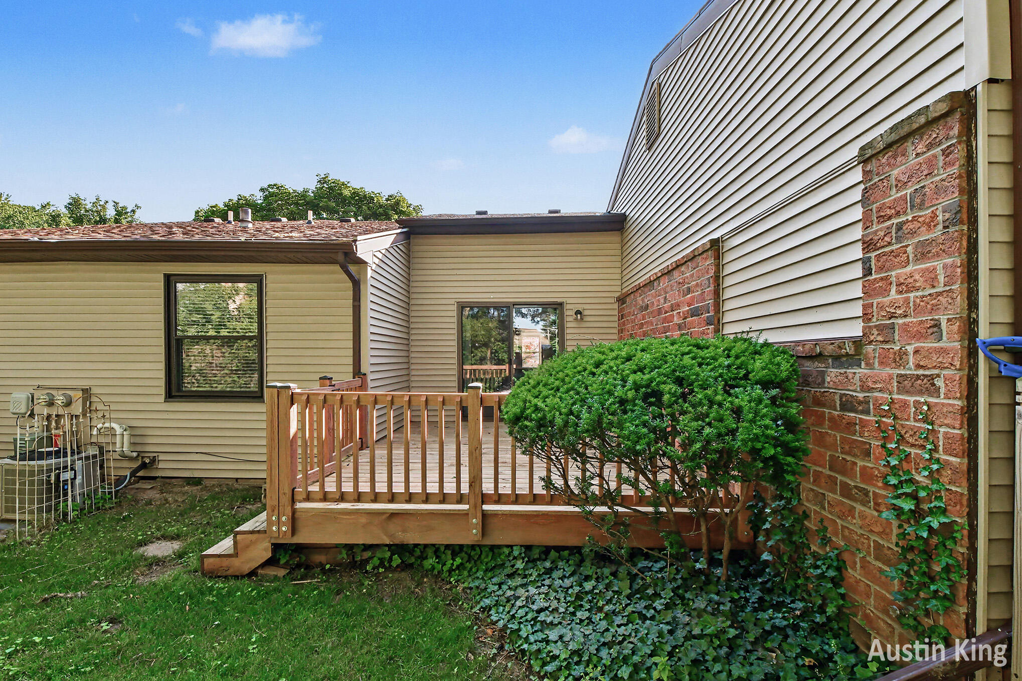 2643 Chatham Woods SE Grand Rapids MI 49546