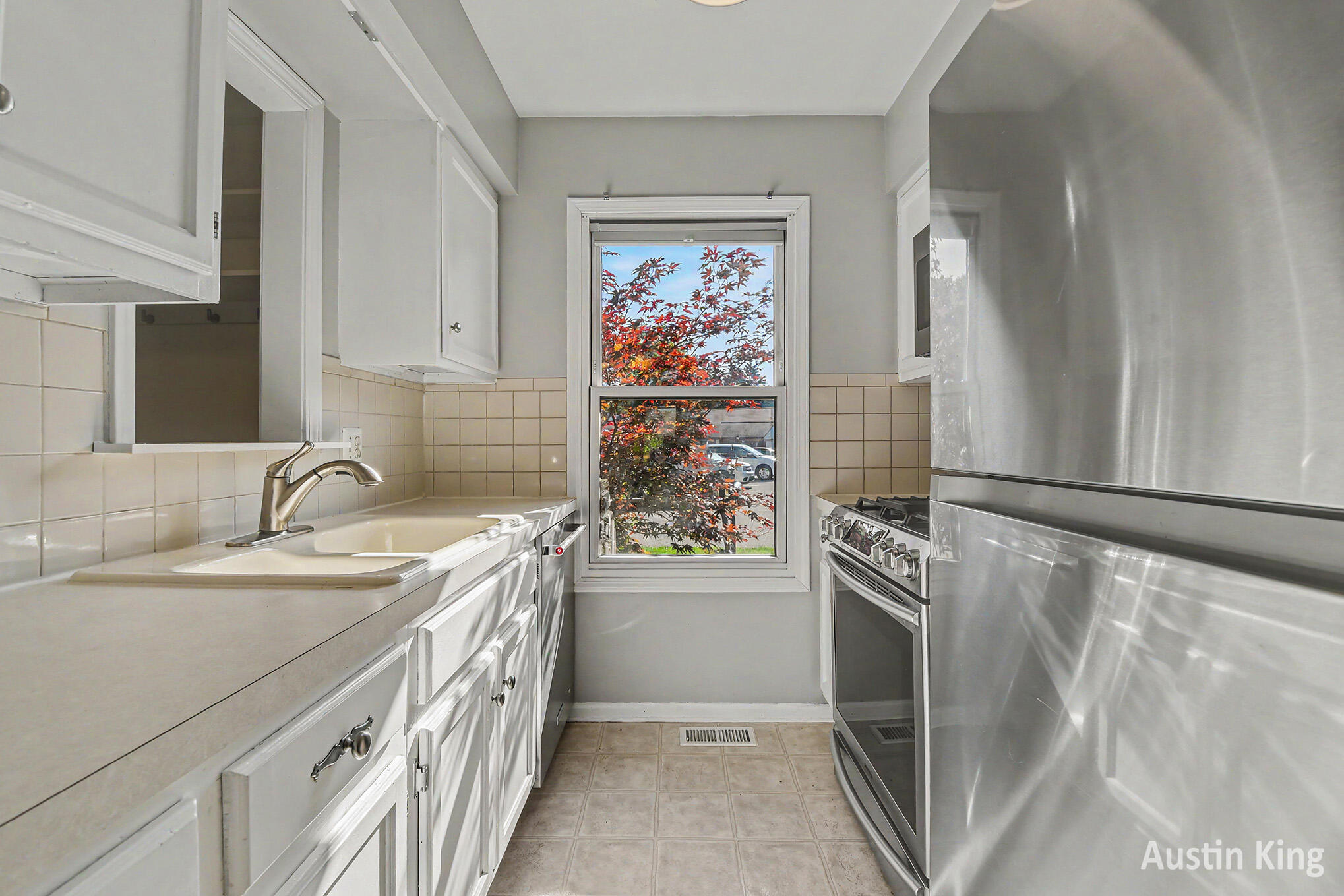 2643 Chatham Woods SE Grand Rapids MI 49546