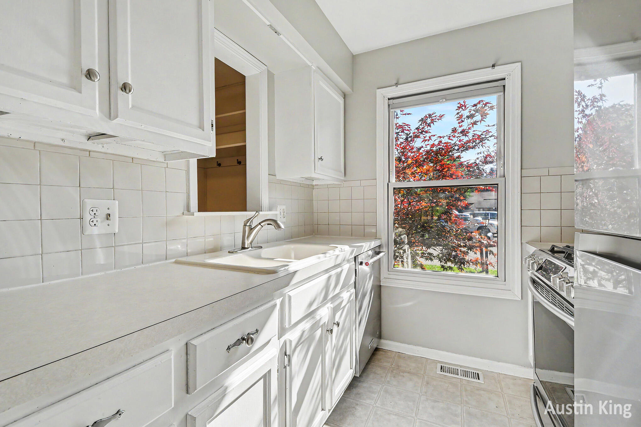 2643 Chatham Woods SE Grand Rapids MI 49546