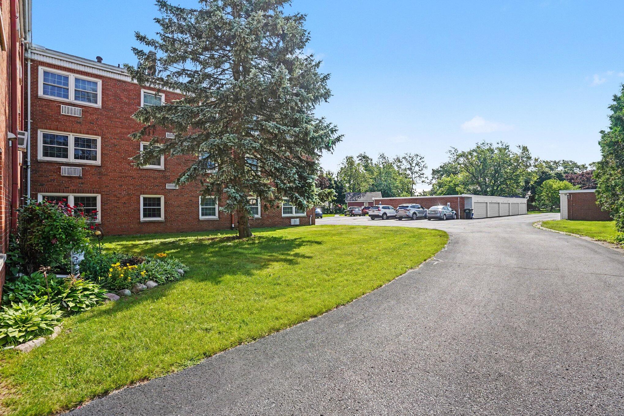 1249 Lakeshore Drive Muskegon MI 49441