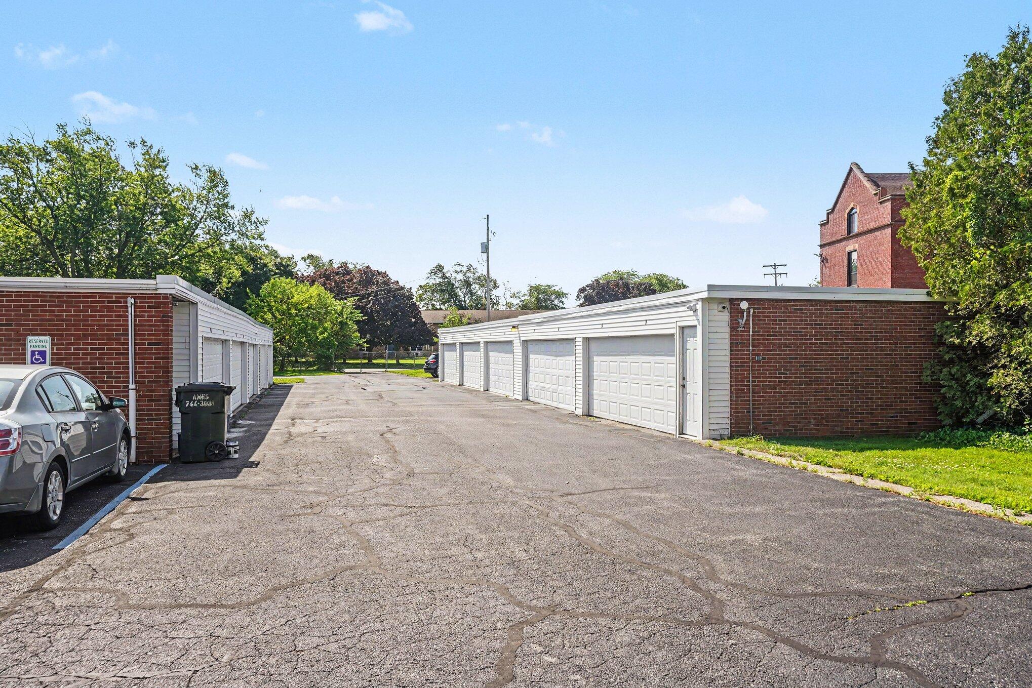 1249 Lakeshore Drive Muskegon MI 49441