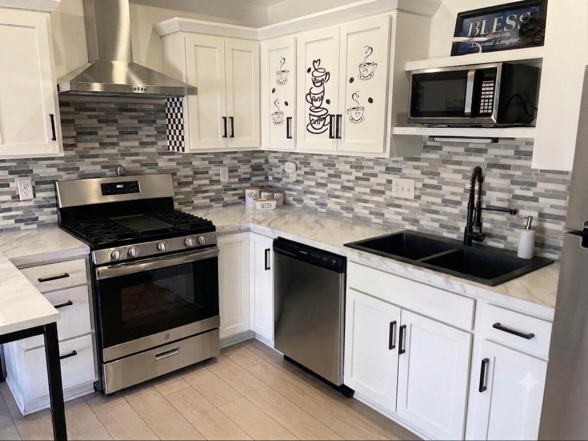 392 Harbor Town Court Holland MI 49423