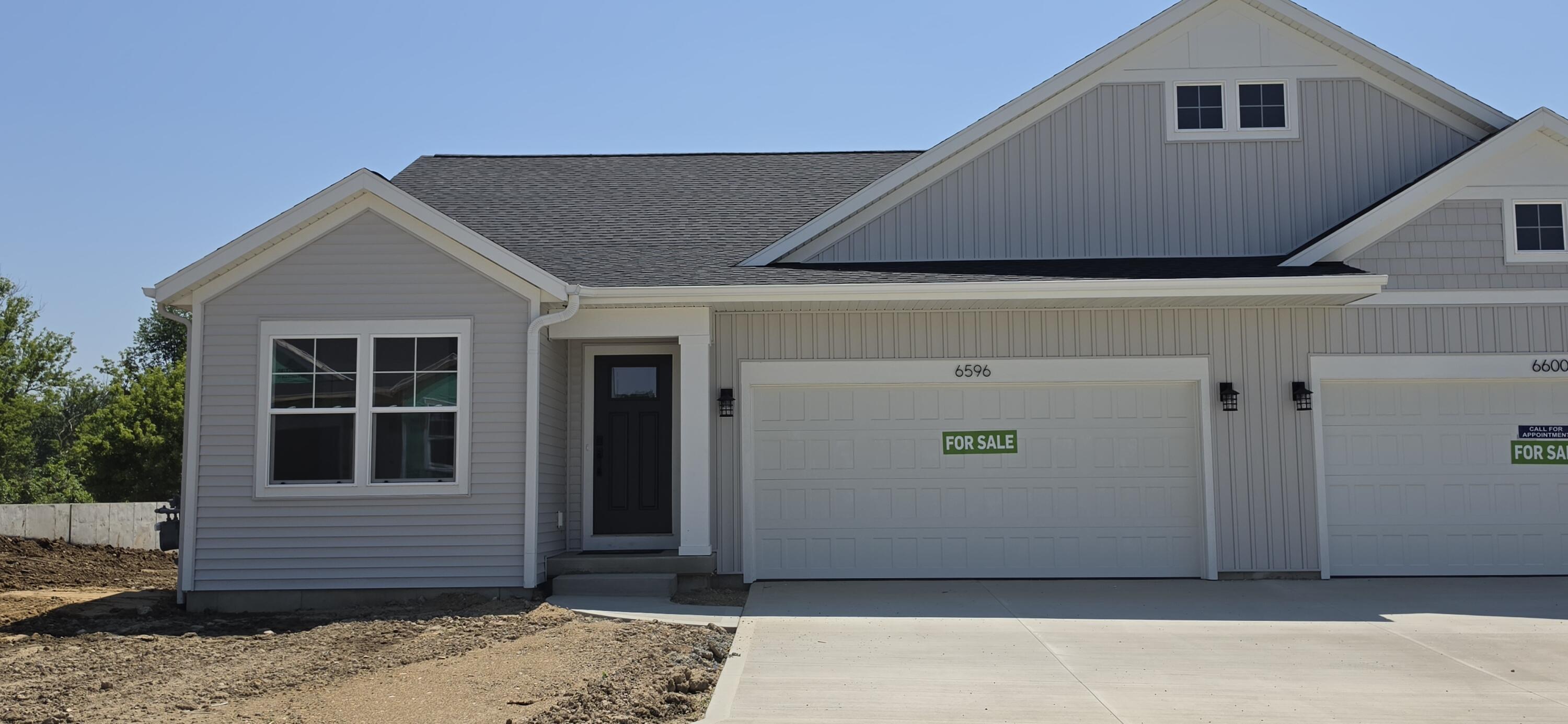 6596 SW Bellflower Drive SW Zeeland MI 49464