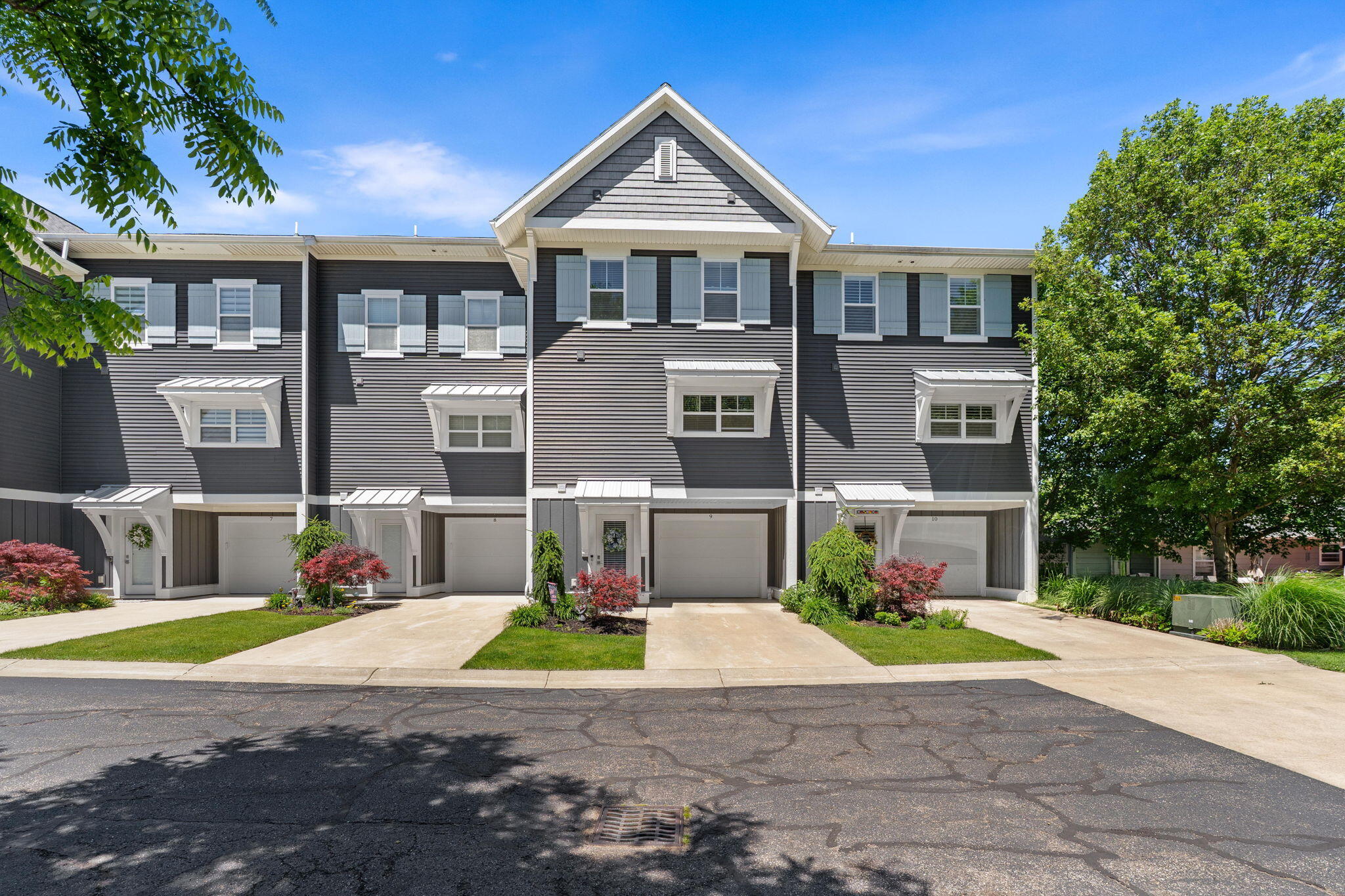 Douglas MI, 160 Keewatin Way, Unit D