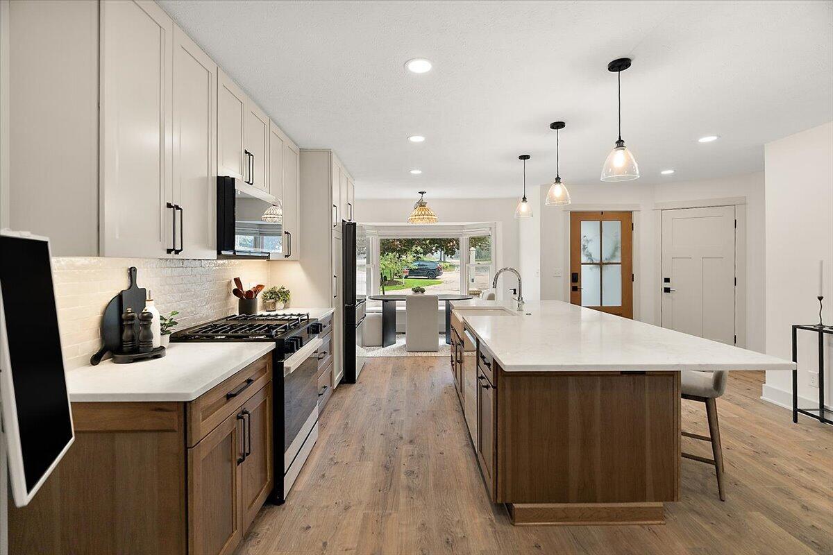 77 Skyline Circle NW Grand Rapids MI 49504