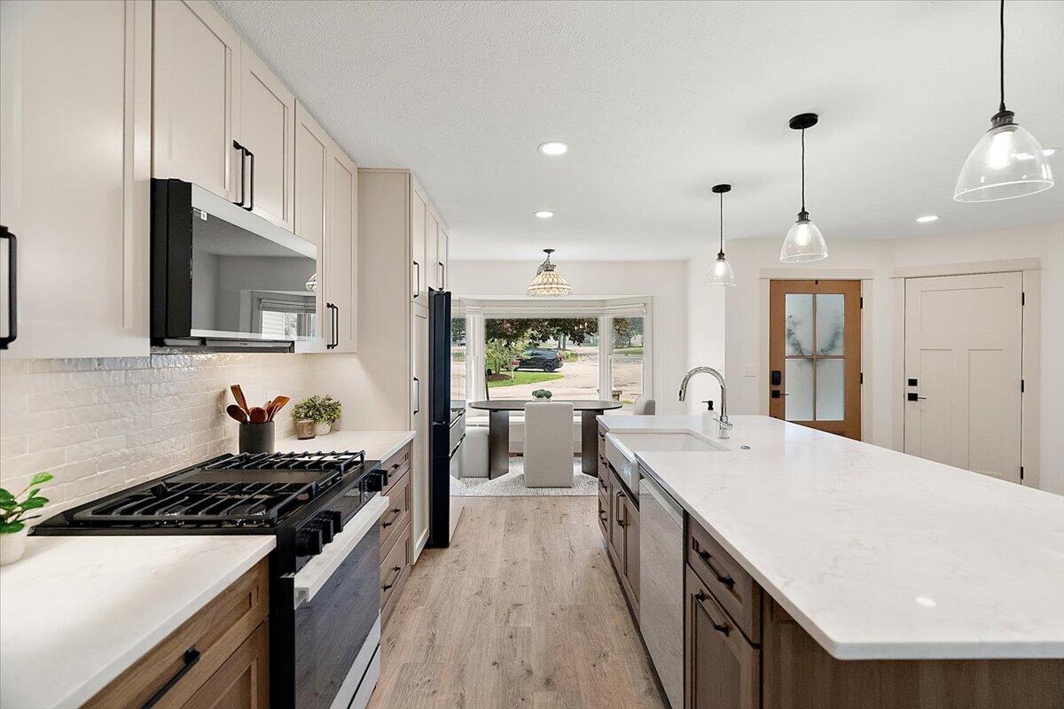 77 Skyline Circle NW Grand Rapids MI 49504