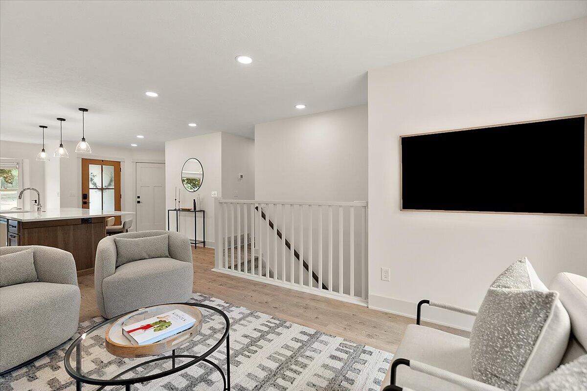 77 Skyline Circle NW Grand Rapids MI 49504