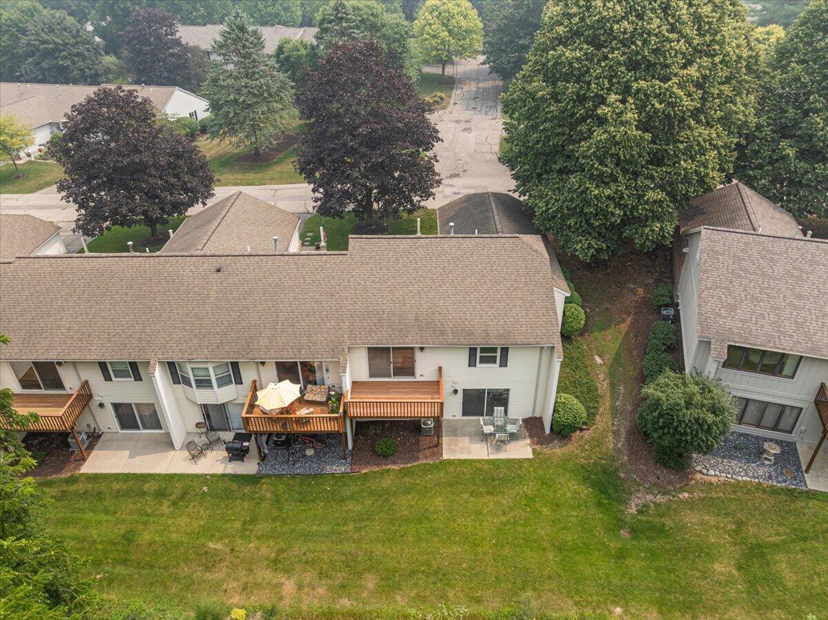 77 Skyline Circle NW Grand Rapids MI 49504