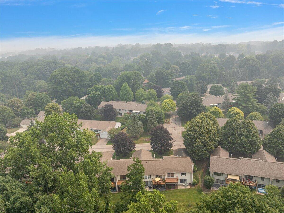 77 Skyline Circle NW Grand Rapids MI 49504
