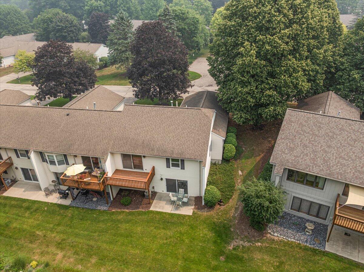 77 Skyline Circle NW Grand Rapids MI 49504