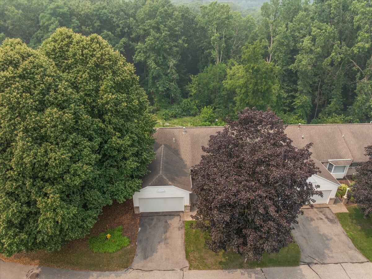 77 Skyline Circle NW Grand Rapids MI 49504