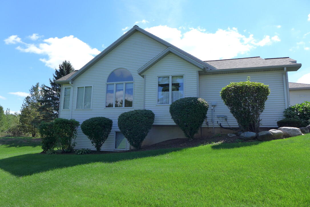 859 Deerview Lane Holland MI 49423