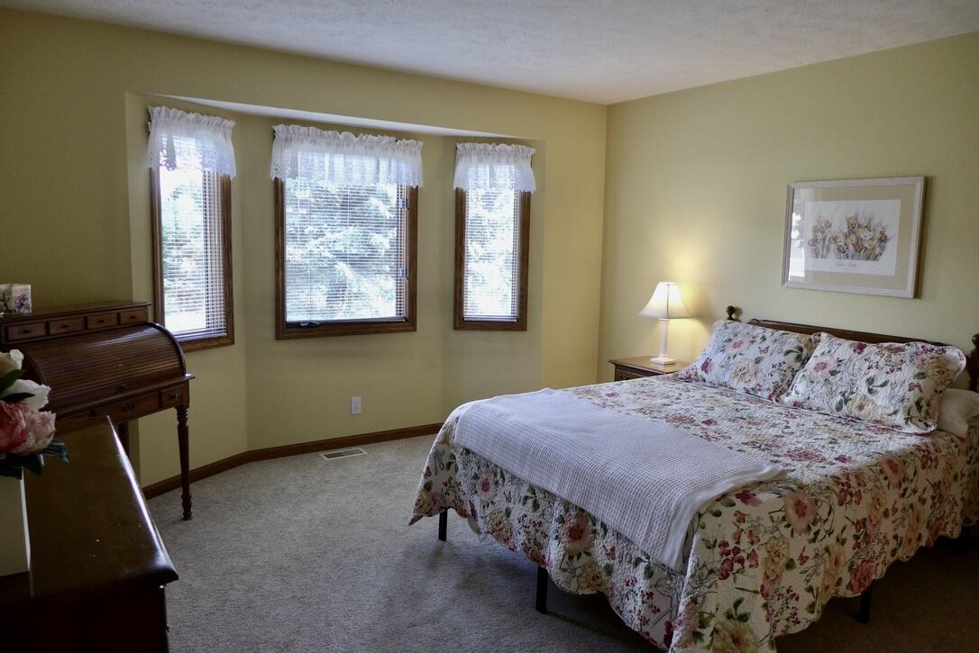 859 Deerview Lane Holland MI 49423