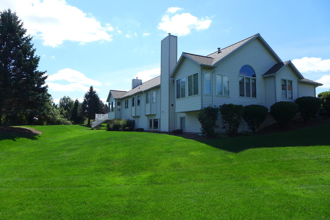 859 Deerview Lane Holland MI 49423