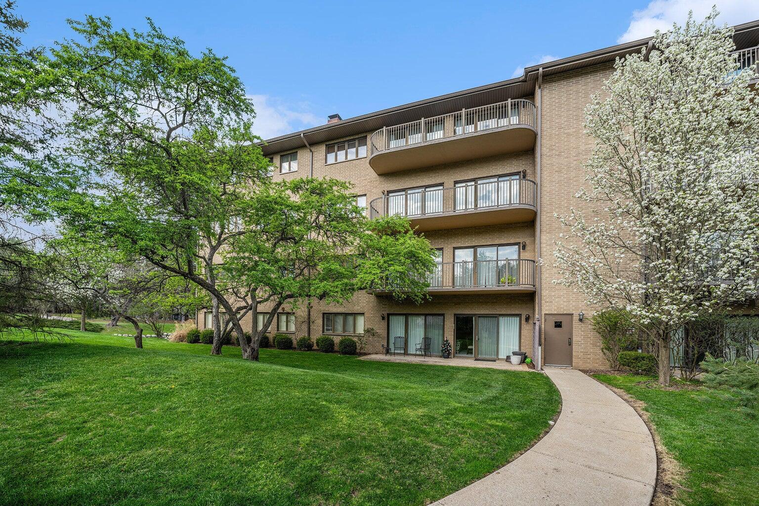 4040 Greenleaf Circle Kalamazoo MI 49008