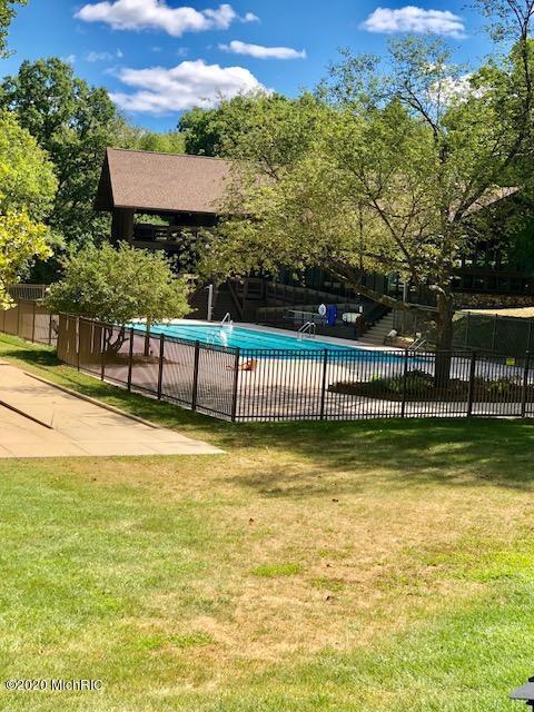4040 Greenleaf Circle Kalamazoo MI 49008