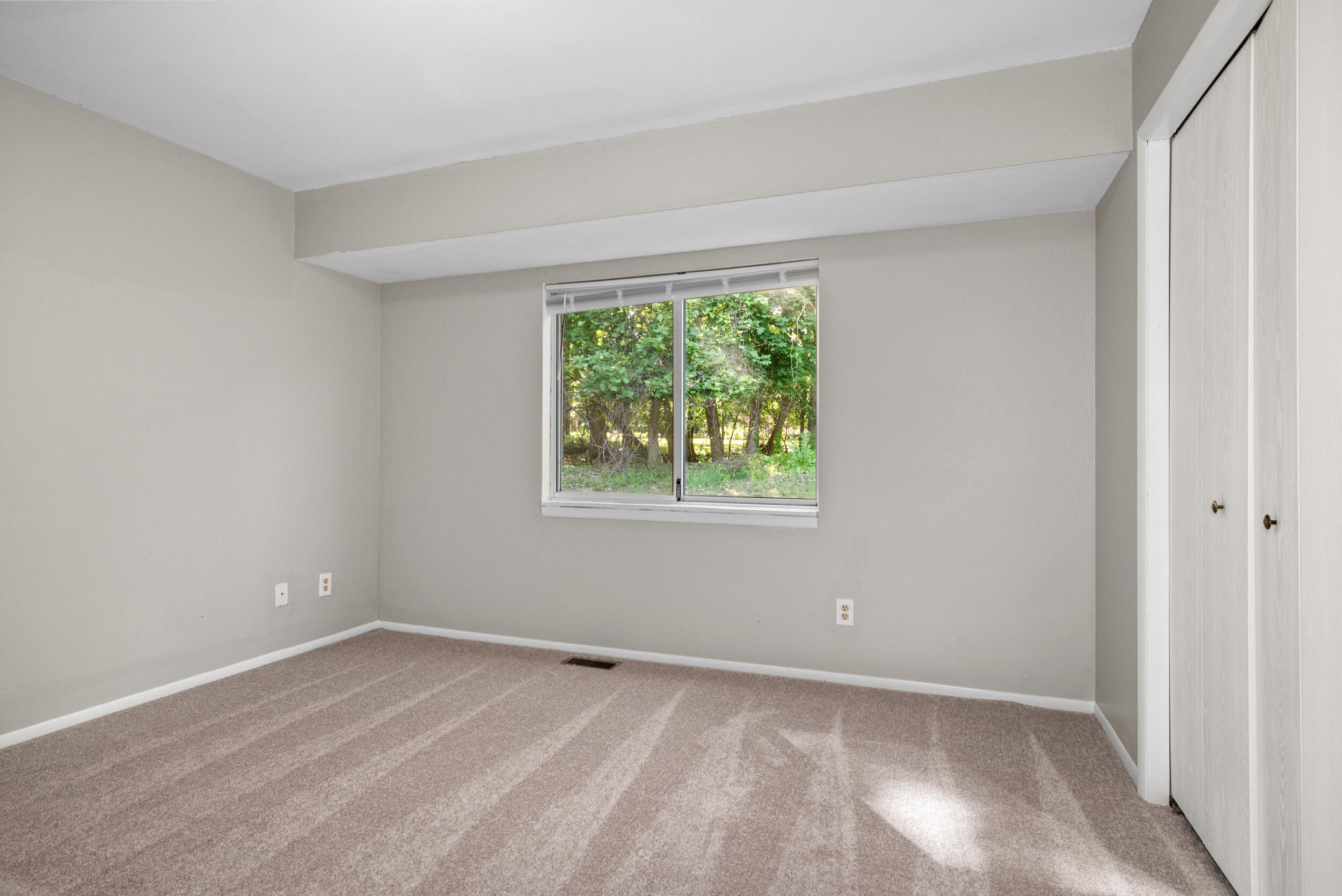 2957 Englewood Avenue SE Grand Rapids MI 49508