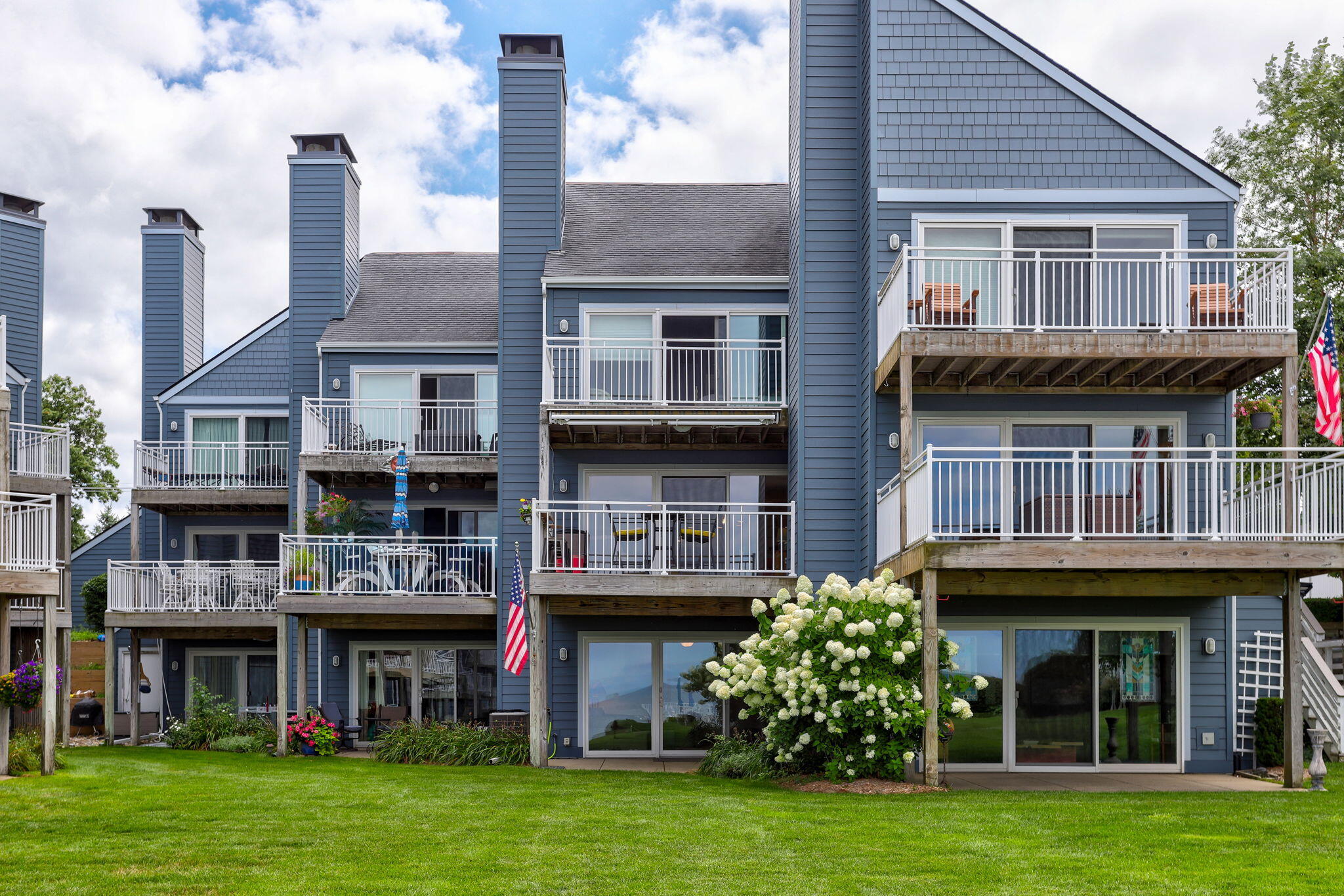215 North Shore Drive South Haven MI 49090