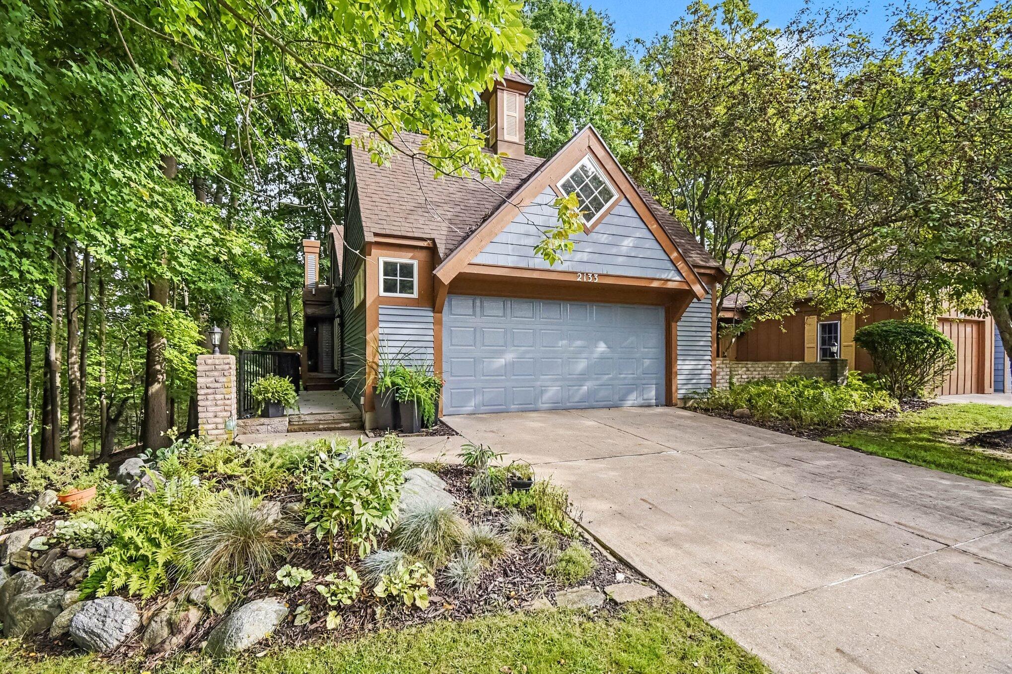2133 North Cross Creek Drive SE Grand Rapids MI 49508
