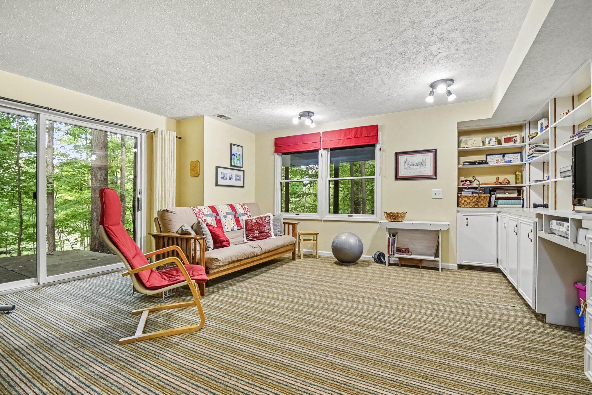 2133 North Cross Creek Drive SE Grand Rapids MI 49508