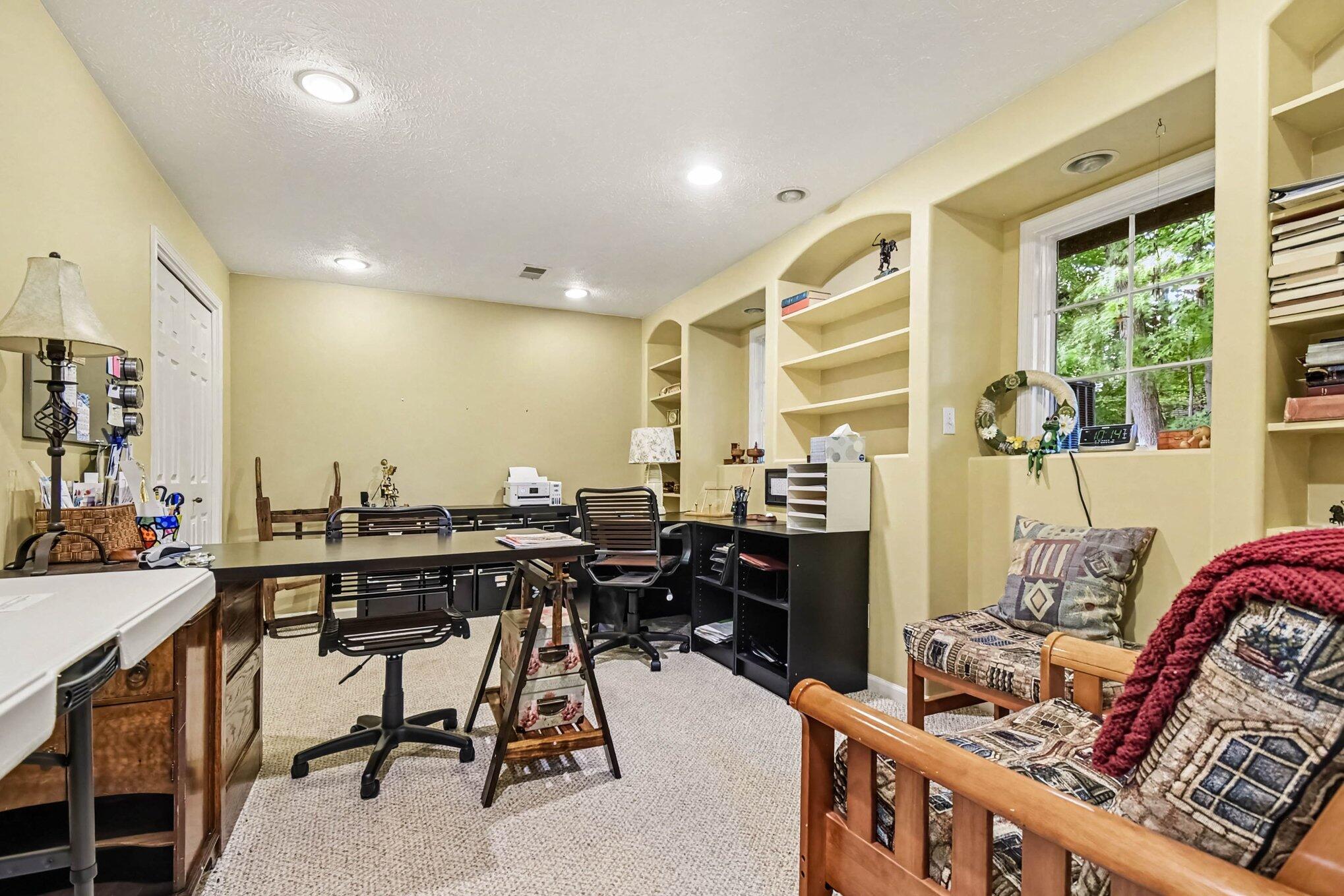 2133 North Cross Creek Drive SE Grand Rapids MI 49508