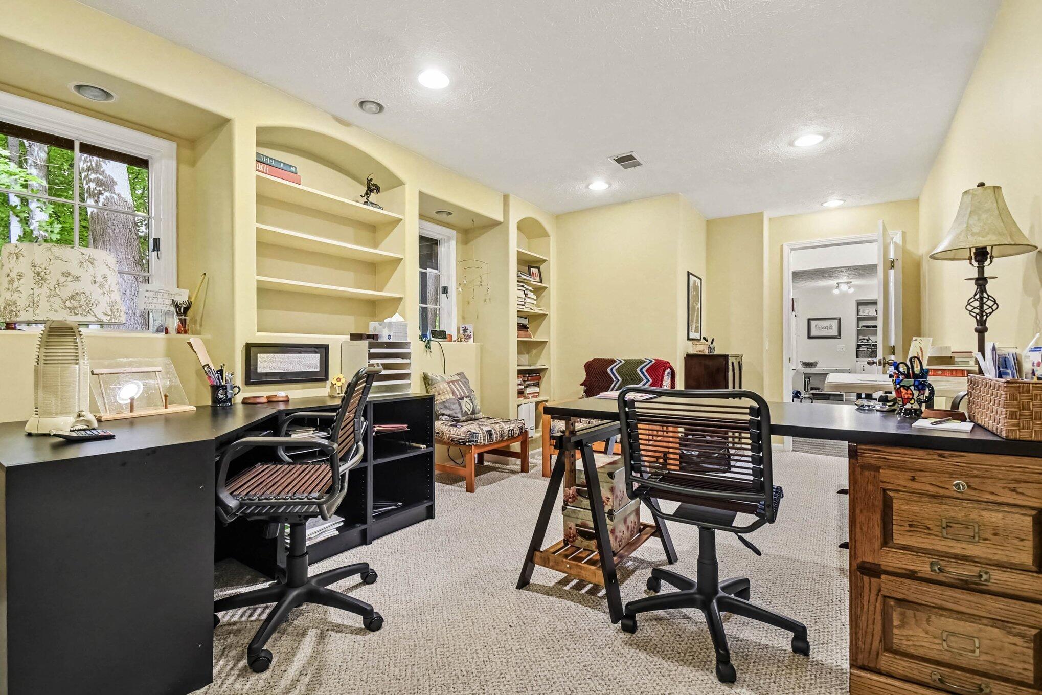 2133 North Cross Creek Drive SE Grand Rapids MI 49508