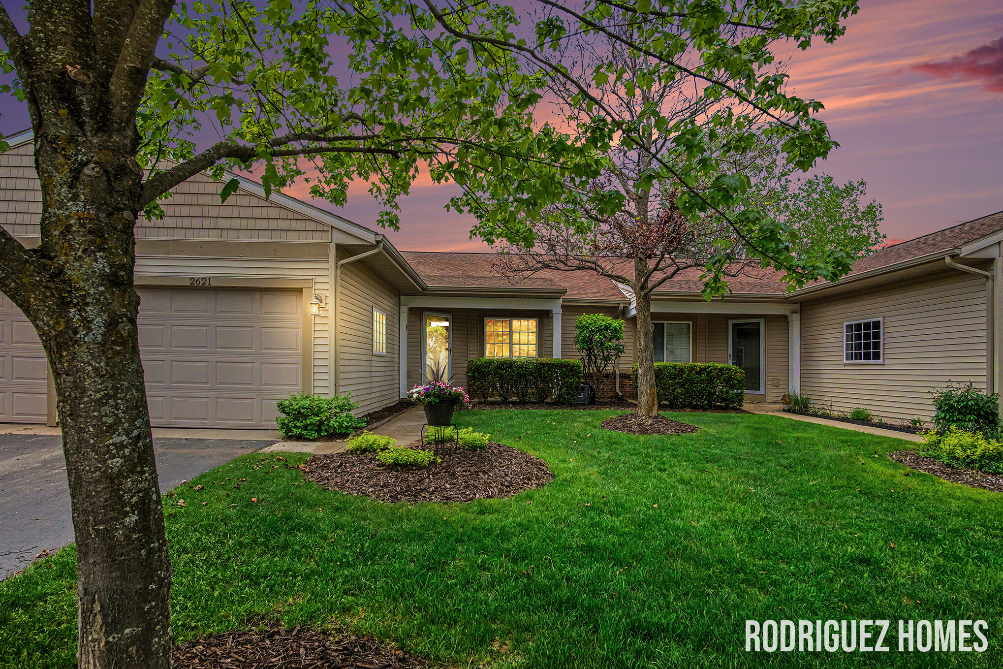 2621 Cascade Place Drive SE Grand Rapids MI 49546