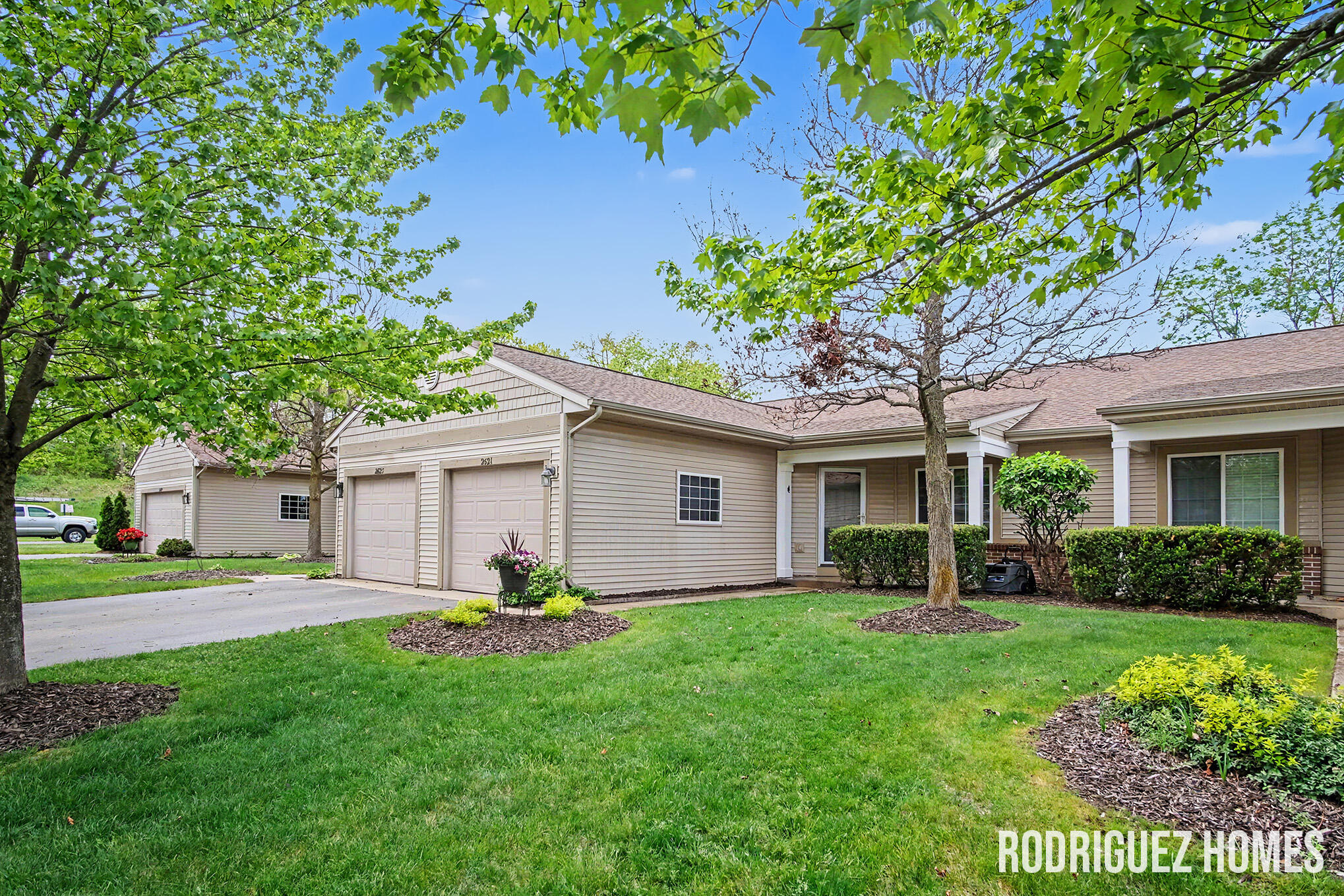 2621 Cascade Place Drive SE Grand Rapids MI 49546