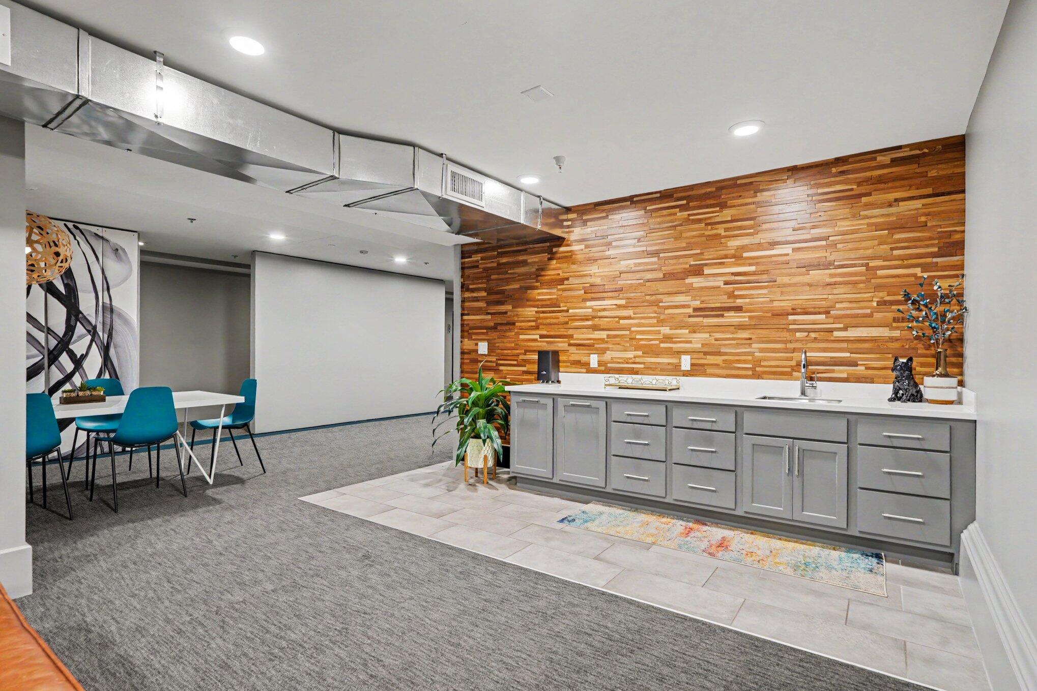 600 7th Street NW Grand Rapids MI 49504