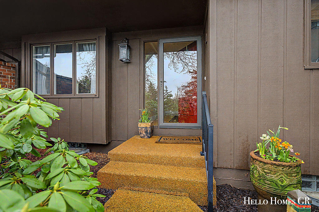 5980 Parview Drive SE Grand Rapids MI 49546