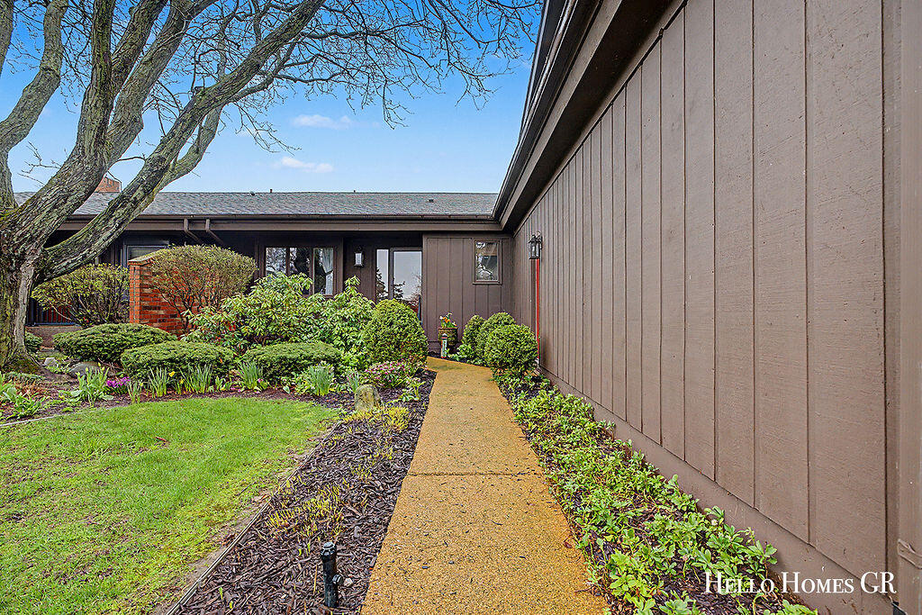 5980 Parview Drive SE Grand Rapids MI 49546
